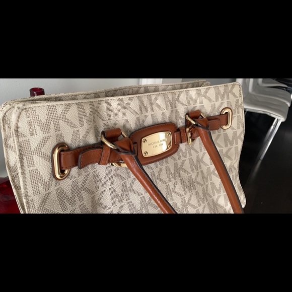 Micheal Kors bag - Picture 6 of 7